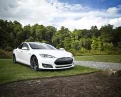 Компания Tesla перевыполнила план на 2020 год